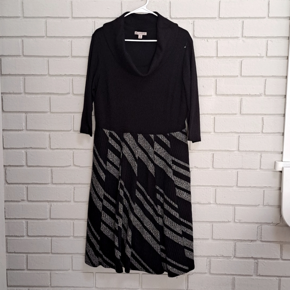 Established 1962 Black/Gray Cowl Neck Lined Dress. Size 1X NWOT